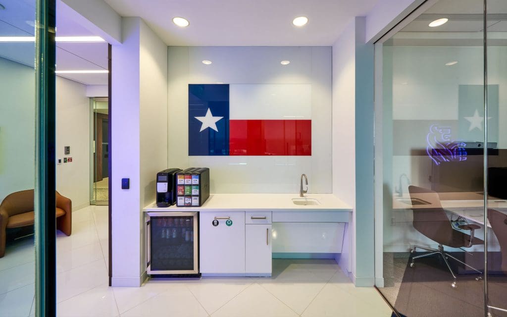 Dreamwalls Backpainted Glass Texas flag at RBC Fort Worth-02